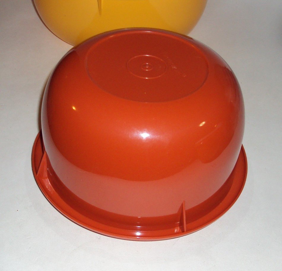 Tupperware Vintage 3 Piece Nexting Mixing Bowl Set with Seals Yellow Red Orange