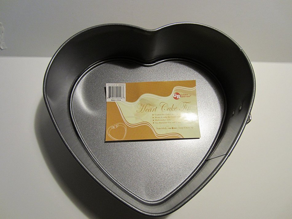 Golden Bakeware Heart Springform Cake Pan - 8 2/3" x 8" N2
