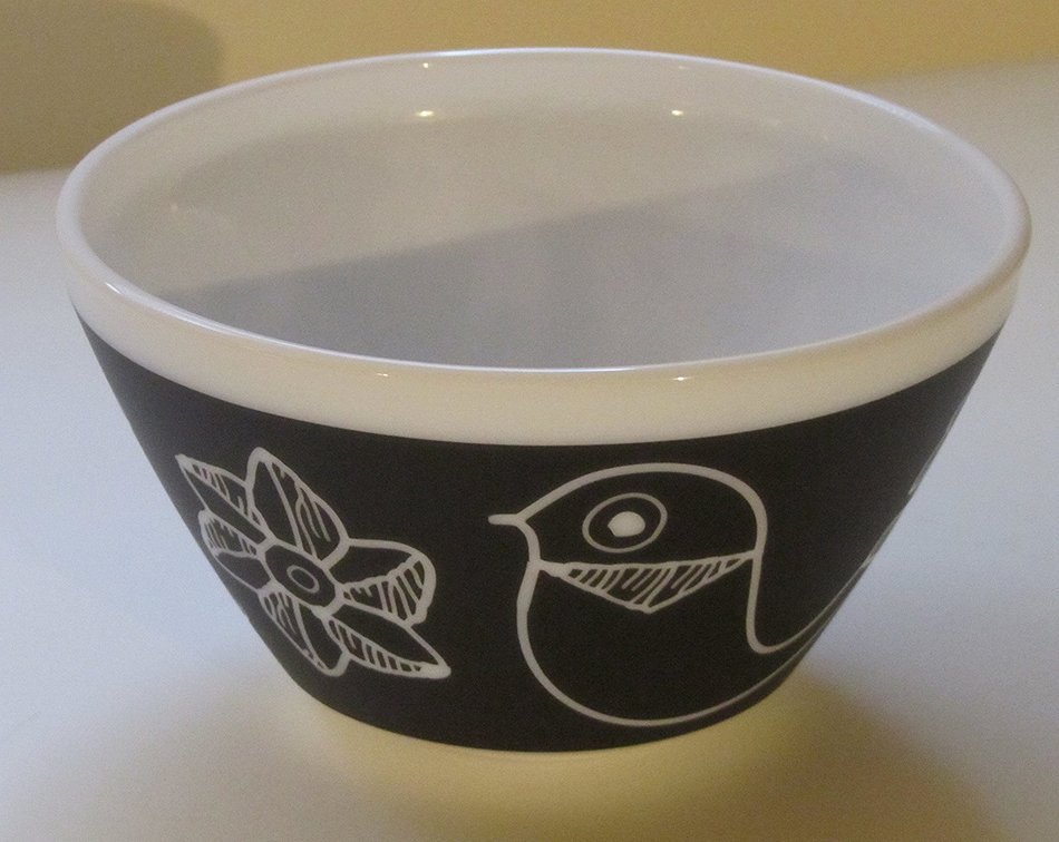 Pyrex Vintage Charm Birds of a Feather 3 cup Mixing Bowl