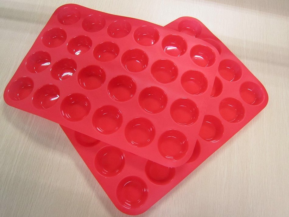 24-Cup Muffin Pan 100% Silicone, Nonstick, and Easy to Clean,3$ less than other competitor N2