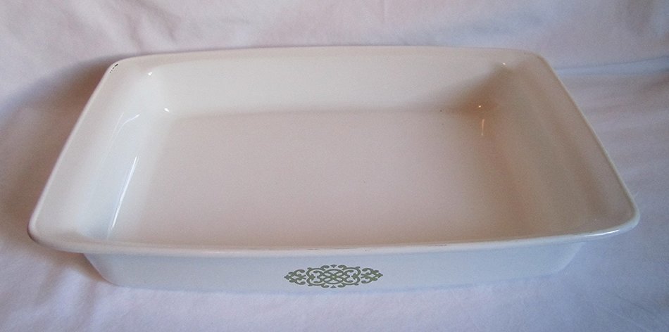Vintage Corning Avocado Green Shell Oil Medallion Open Roaster