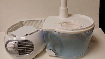 Procare Cool Mist Humidifier 1.25 Gallon PCCM 832N 24-36HRS N2