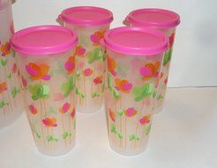 Tupperware 2 Quart Pitcher and Set of 4 16 Ounce Tumblers Spring Flowers Fuchsia Pink