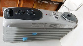 PELONIS OIL FILLED HEATER N4