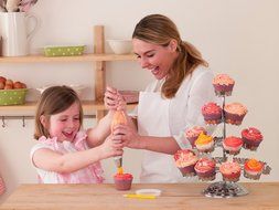 Pridebit Pastry Bag 100 Pack Large Cake/Cupcake Decorating Bags Disposable Icing/Piping Bags N2