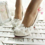 KAKA(TM)Women's Flowers Rhinestone White Stiletto Heel Lace Wedding Bridal Shoes(38) N3