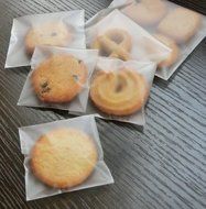 100 PCS Lovely Cute Bowknot OPP Self Adhesive Cookie Bakery Candy Biscuit Roasting Treat Gift DIY Plastic Bag... N9