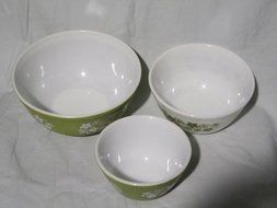 Vintage 1970's Pyrex " Spring Blossom 1 - Crazy Daisy " Nesting Batter Mixing Bowls - 1 1/2 pint, 1 1/2 quart...