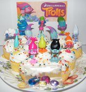 Dreamworks Trolls Movie Deluxe Mini Cake Toppers Cupcake Decorations Set of 17 with Figures and &quot;Treasure Troll...