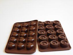 Silicone 3 Piece Candy Mold set, Hearts, Round Mold, and Lions/bear/hippo Candy Molds N2