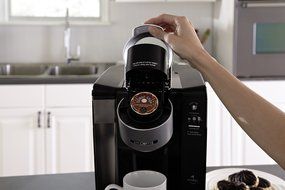 Mr. Coffee Single Serve Coffee Brewer BVMC-KG6-001, 40-Ounce, Black
