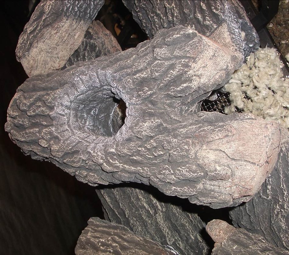 Kingston Gas Log Size: 8" H x 18" W x 8" D N4
