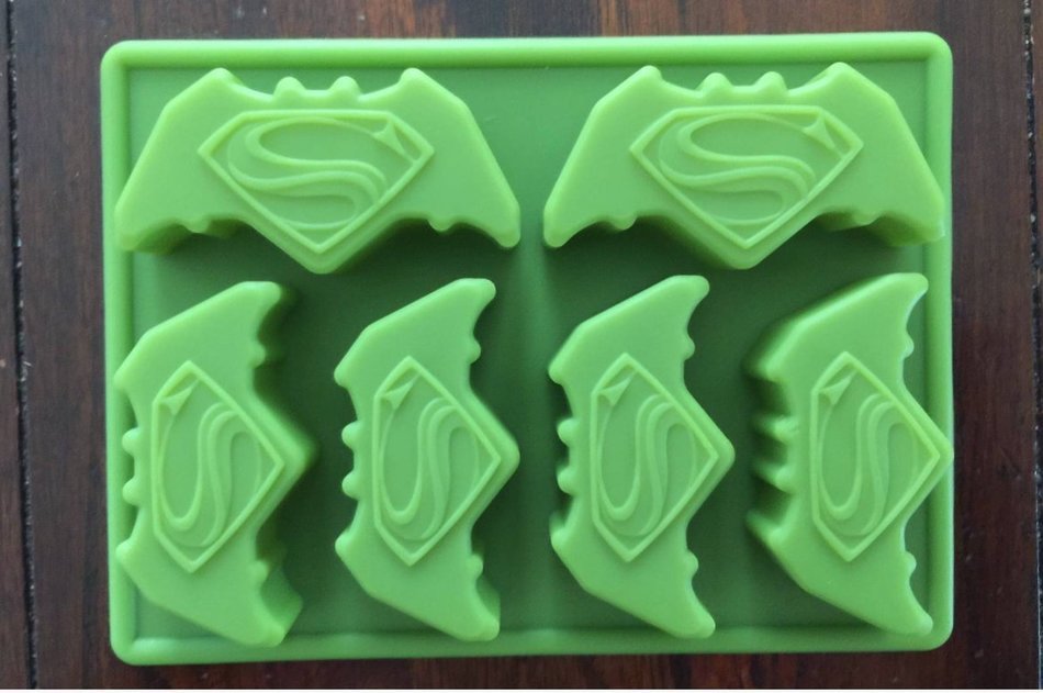 Batman vs Superman Birthday Cake Pan silicone Candy chocolate Mold Tray ...