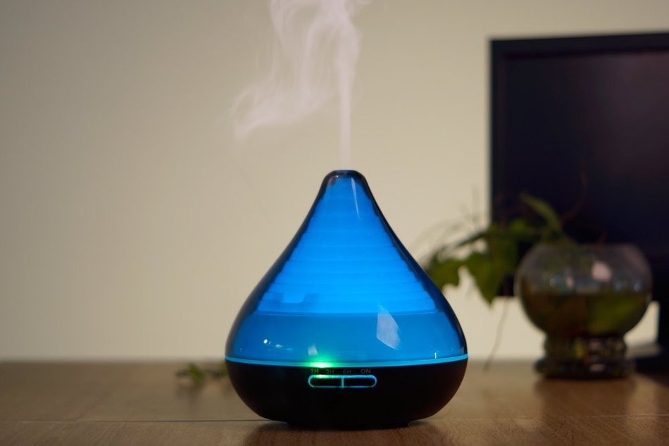 300ml Ultrasonic Cool Mist Humidifier ,Essential Oil Aromatherapy Diffuser with 7 Colors LED and Waterless Auto... N30