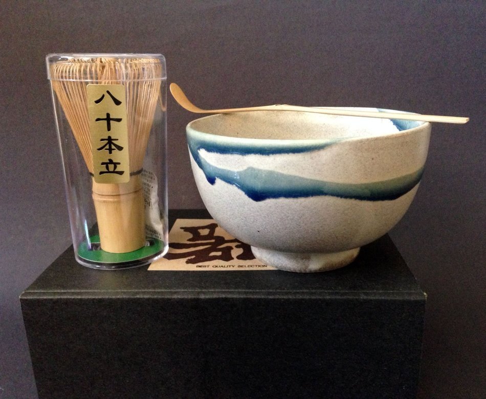 Japanese Tea Ceremony Matcha Bowl w/ Scoop & Whisk Gift Set Aokaze Design