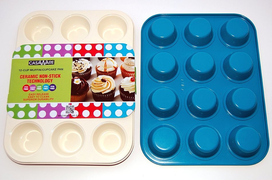 casaWare Ceramic Coated NonStick 12 Cup Muffin Pan (Cream/Red)