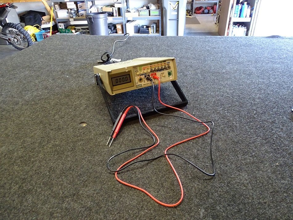 Fluke 8050A Digital Multimeter DMM w/ Test Leads N3
