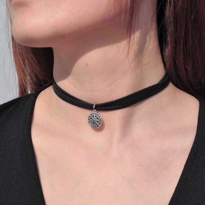 Dixperfect Vintage 90s Choker Necklaces with Pendant for Women N11