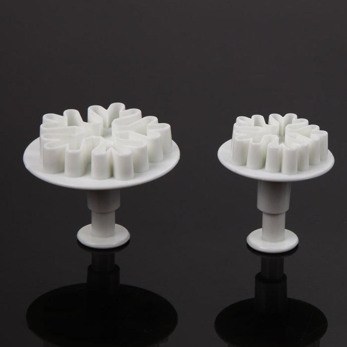 Whitelotous Christmas Theme Cookie Cutters - Plastic Fondant Cake Sugarcraft Cutter Decorating Baking Mold Plunger... N2