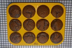 Yellow 12 Cup Silicone Muffin/Cupcake Pan with Recipe eBook (14) by Bear Bakeware, Non-stick, BPA-free, Dishwasher...
