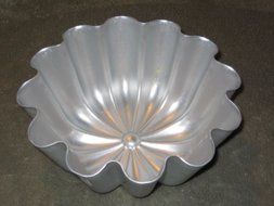 Vintage Mirro Aluminum 7x3 Inch Jell-O Mold / Cake Baking Pan