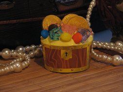 Roundabouts Cupcake Sleeves Treasure Chest Cupcake Sleeve (Pack of 24)