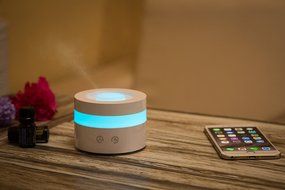 100ml Cool Ultrasonic Aroma Diffuser Humidifier Aromatherapy Diffuser Oil Diffuser Mist Humidifier with 7- Color... N3