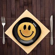 Welcomeuni Silicone Smile Egg Fried Mould Molds Shaper Ring Pancake Kitchen Cool
