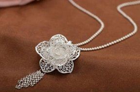 White Rose Shape Design Pendant Jewellery Gift For Women N2