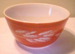 Corning Pyrex Autumn Harvest 1&frac12; Qt. Mixing Bowl #402