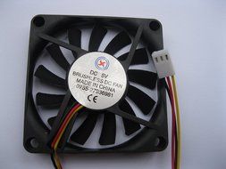 2 pcs Brushless DC Cooling Fan 5V 7010S 13 Blades 3 wire 70x70x10mm Sleeve-bearing Skywalking N2