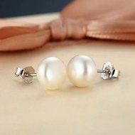 New Silver Plated White Pearl Ear Stud Studs Earrings Women Lady N4