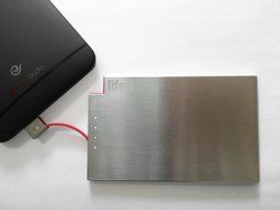 Lifecard - The World's Thinnest Powerbank - Credit Card Size - Carry in Wallet/Purse - Built in Cable - Micro... N2