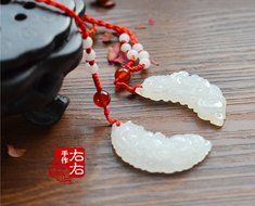 White Jade Pendant Necklace Crescent Pendant Exquisite Lovers' Pendant Necklace