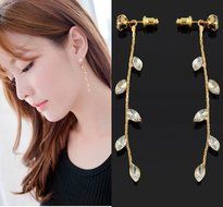 1 Pair New Elegant Women Fashion Crystal Rhinestone Dangle Stud Earrings Gift