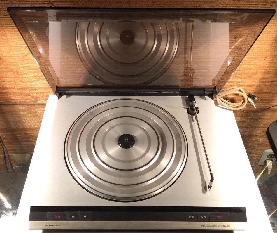 Bang & Olufsen Of Denmark Beogram 2404 Turntable