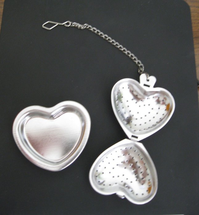 Heart Shaped Silver Tone Stainless Steel Tea Filter Infuser with holder
