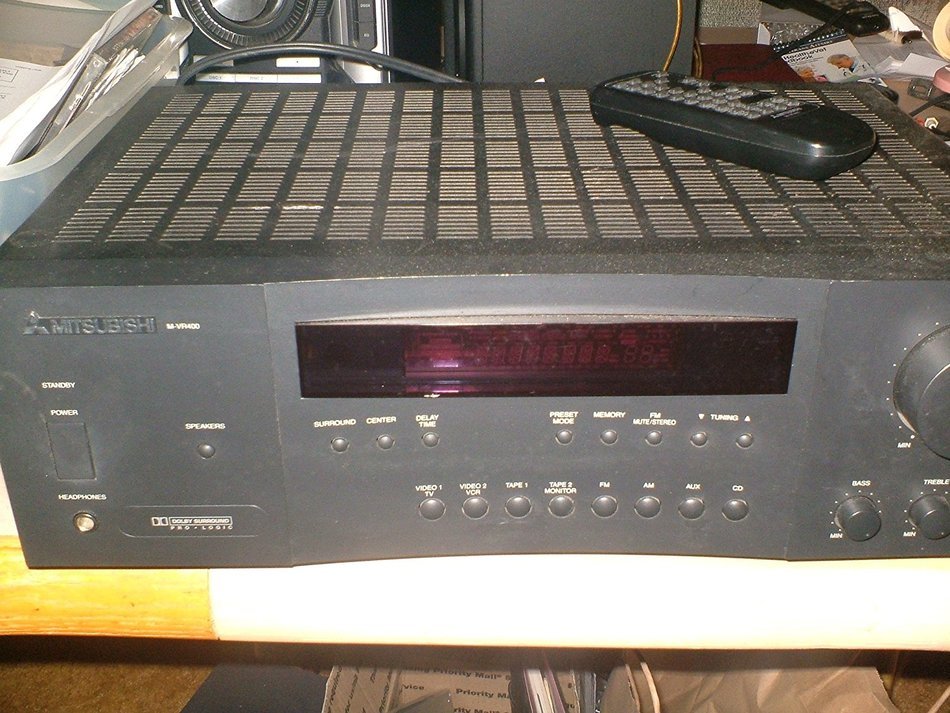 MITSUBISHI RECEIVER M-VR400 WITH ORIGINAL REMOTE N2