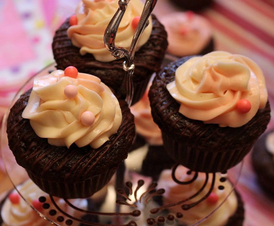 Cake Decorating Kit for Beginners &ndash; One of the Most Essential Cake Decorating Supplies &ndash; Comes with 11 Cake, Cupcake... N2