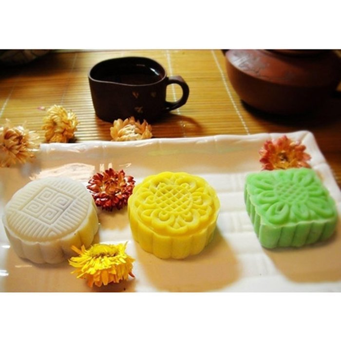 Benran Traditional Mid-autumn Festival DIY Decoration Hand Press Moon Cake Cutter Mold Set (Circular Flower Stamp... N2