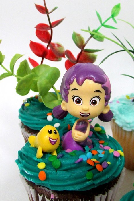 Bubble Guppies 19 Piece Birthday Cupcake Topper Set Featuring 12 Bubble Guppies 2" Characters Including Gil, Bubble... N2
