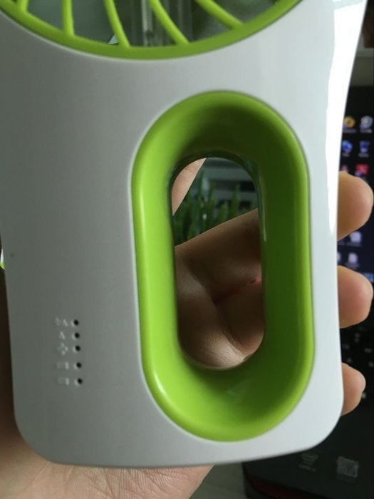 YL-VV@ 3 Speeds Handheld Mini Misting Cooling Fan Humidifier Beauty Replenishment Fan Powered by 18650 Rechargeable... N12