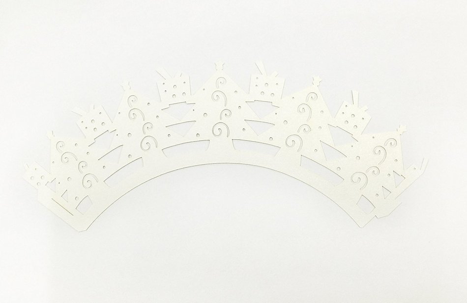 HUAL Cupcake Wrappers 50 Filigree Artistic Bake Cake Paper Cups Christmas tree Lace Laser Cut Liner Baking Cup... N2