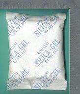 100 Gram Pack of 20 "Dry&amp;dry" Silica Gel Packets Desiccant Dehumidifiers N2
