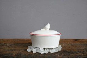 White Ceramic Ramequin with Lid and Cardinal Finial