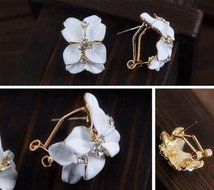 New Lovely Women Lady Elegant Crystal Rhinestone Flower Ear Stud Earrings Gift N3