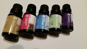 -- BLUE-- ULTRASONIC ESSENTIAL OIL DIFFUSER 5 OIL (5oz) KIT - Gurunanda Lavender ,Breath Easy, Peppermint, Loving...