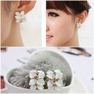 New Lovely Women Lady Elegant Crystal Rhinestone Flower Ear Stud Earrings Gift N5