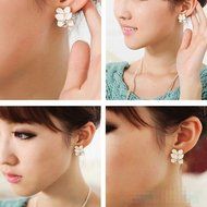 New Lovely Women Lady Elegant Crystal Rhinestone Flower Ear Stud Earrings Gift N6
