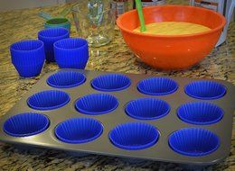 (48-pack) Reusable Silicone Baking Cups / Cupcake Liners by Happy Gourmet Kitchenware N5